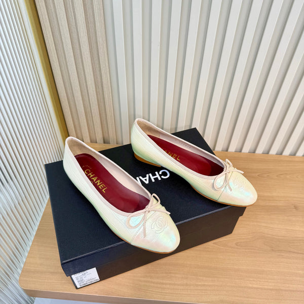 CC 26FW Ballet Flats Crocodile-Embossed Iridescent Patent Leather 182048