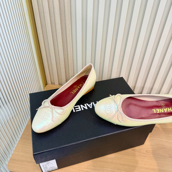 CC 26FW Ballet Flats Crocodile-Embossed Iridescent Patent Leather 182048