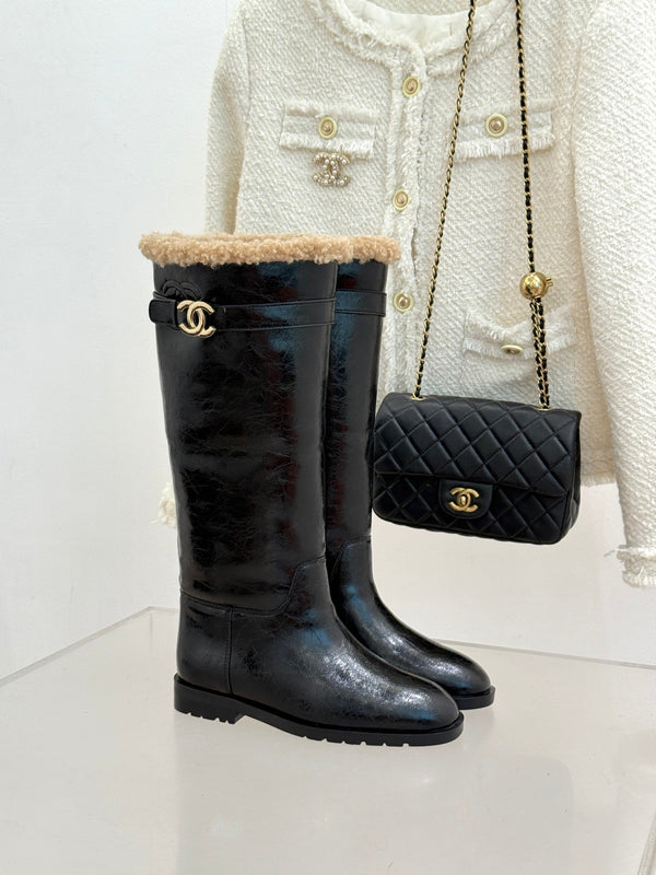 CC 26FW Riding Boots Gold-Tone Turn-Lock Strap Black Leather & Shearling 188565