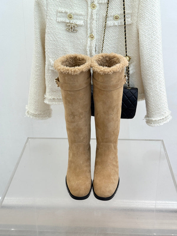 CC 26FW Riding Boots Gold-Tone Turn-Lock Strap Beige Suede & Shearling 188561