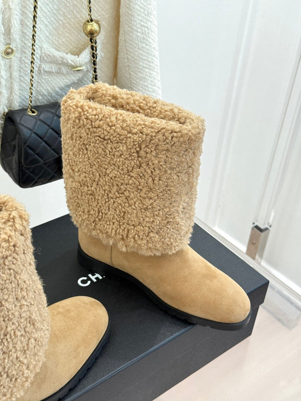 CC 26FW Short Boots Fold-Over Shearling Cuffs Black Logo Leather 188558