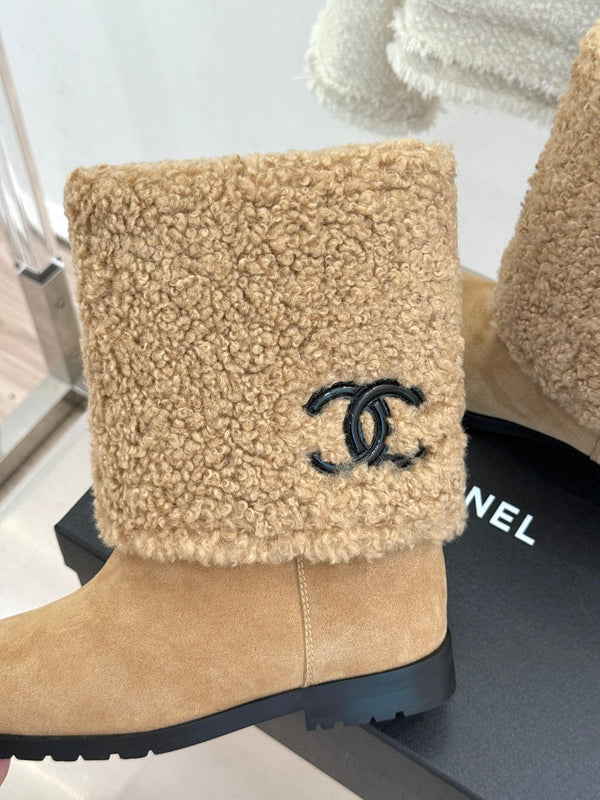 CC 26FW Short Boots Fold-Over Shearling Cuffs Black Logo Leather 188558