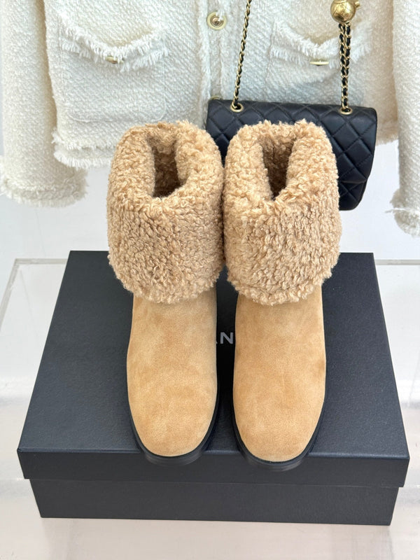 CC 26FW Low-Cut Boots Fold-Over Shearling Cuffs Leather 188554