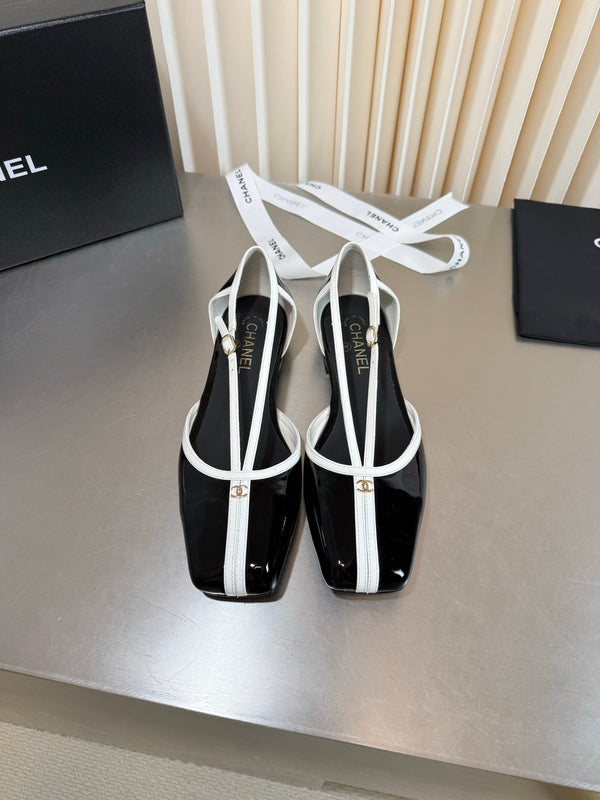 CC 26FW Mary Jane Flats Square Toe T-Strap CC Logo Patent Leather 190637