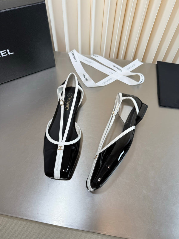 CC 26FW Mary Jane Flats Square Toe T-Strap CC Logo Patent Leather 190637