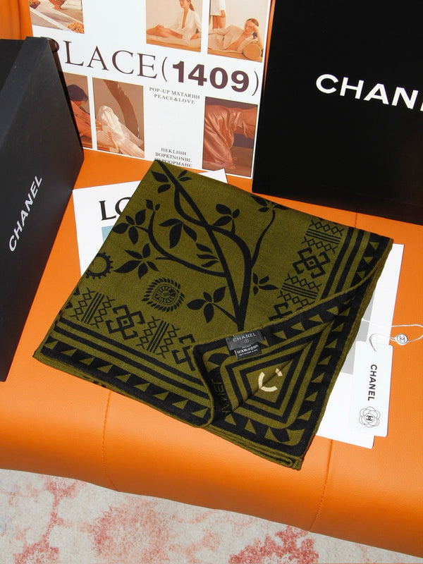CC 2026 Square Scarf 140cm Cashmere Silk 550804