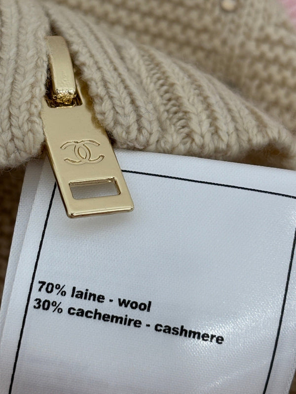 CC 26FW Stand Collar Color-Block Diamond Knit Cardigan Rhineston Metal Label Beige Wool 448066
