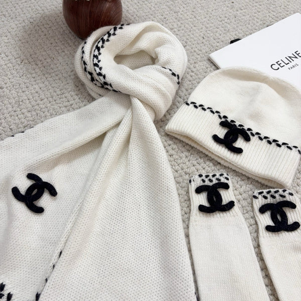 CC Hat Scarf Gloves Set 563594