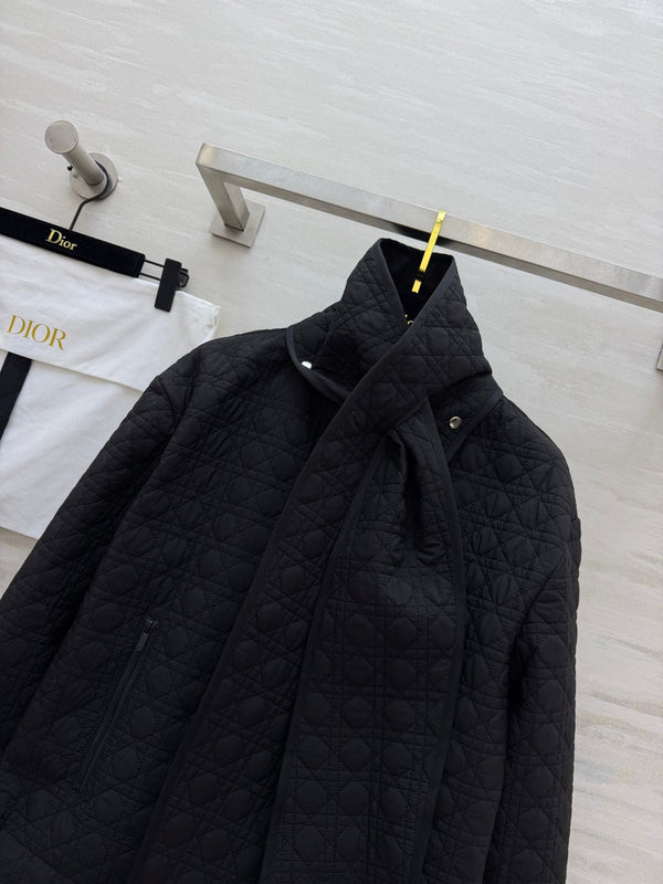 CD 26FW Quilted Diamond Jacket Detachable Scarf Collar Black Padded Fabric 449842