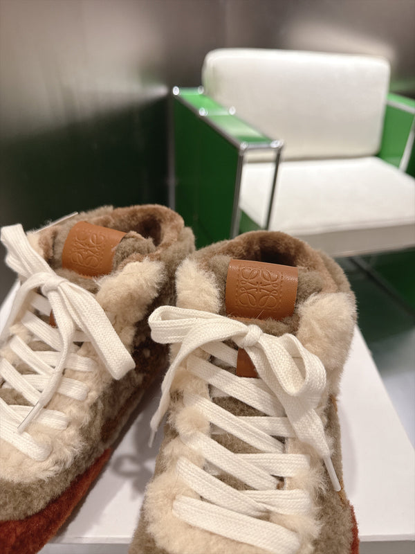 LW 26FW Fluffy High-Top Sneakers Color-Block Shearling 172064