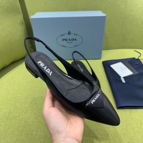 Prad 2026 Spazzolato Triangle Logo Flat Patent Leather 148638