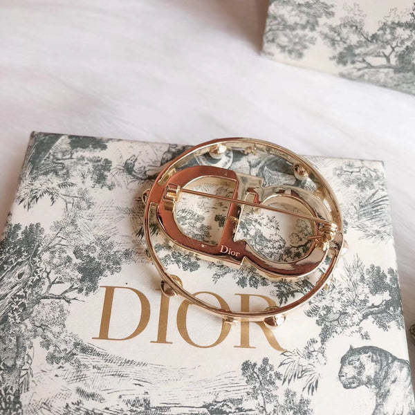 CD Brooch 06