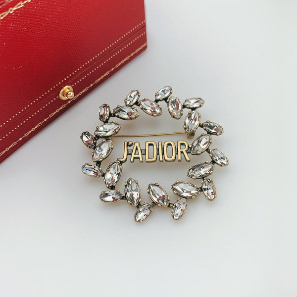 CD Brooch 02