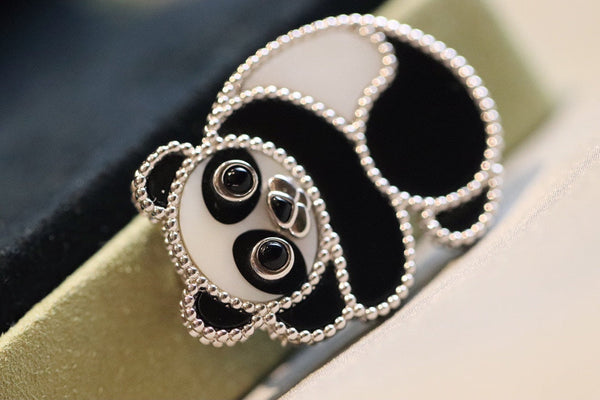 VCA Brooch 03