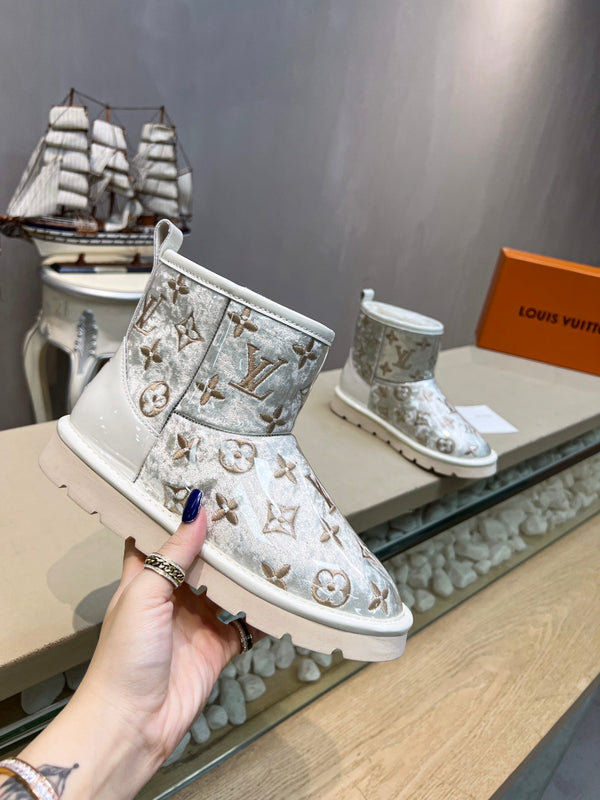 LV 25 Snow Boots Sliver Monogram PVC Wool