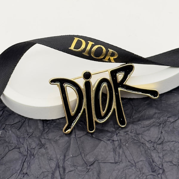 CD Brooch 172879