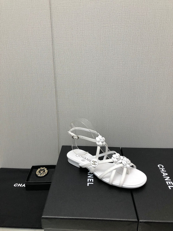 FLORAL FLAT SANDAL IN WHITE LAMBSKIN