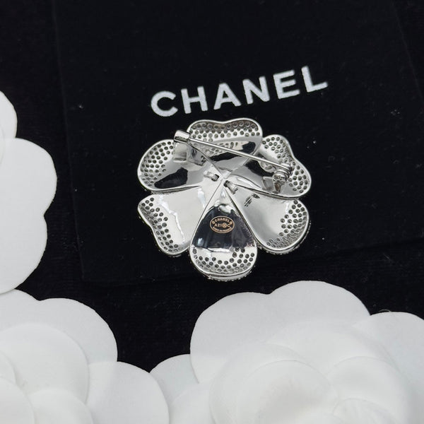 CC Brooch 173411