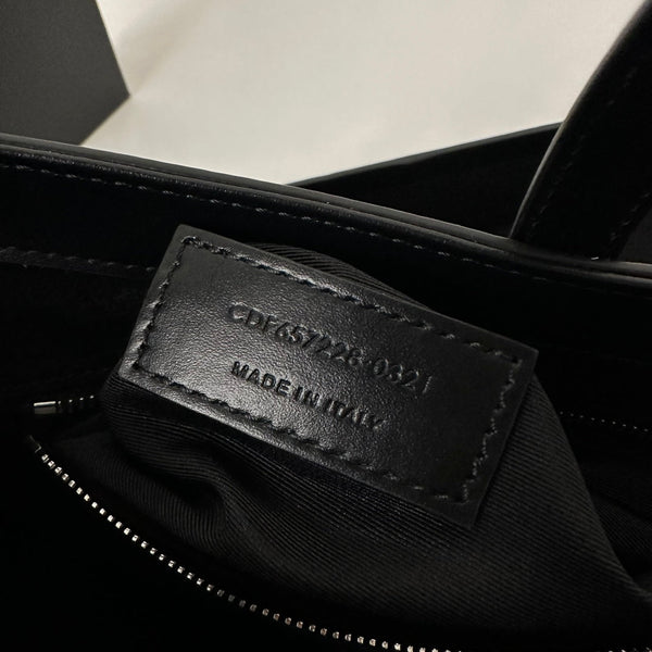 Le 5 a 7 24 Black Lambskin Shw