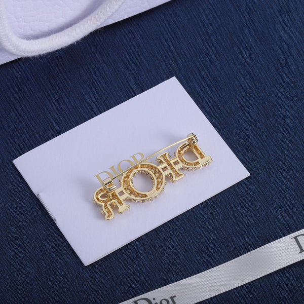 CD Brooch 176405