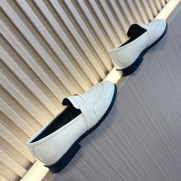 CE 26s Malaquais Loafers White Polished Leather 944358