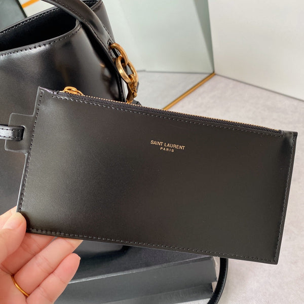 le 37 20cm black shiny calfskin