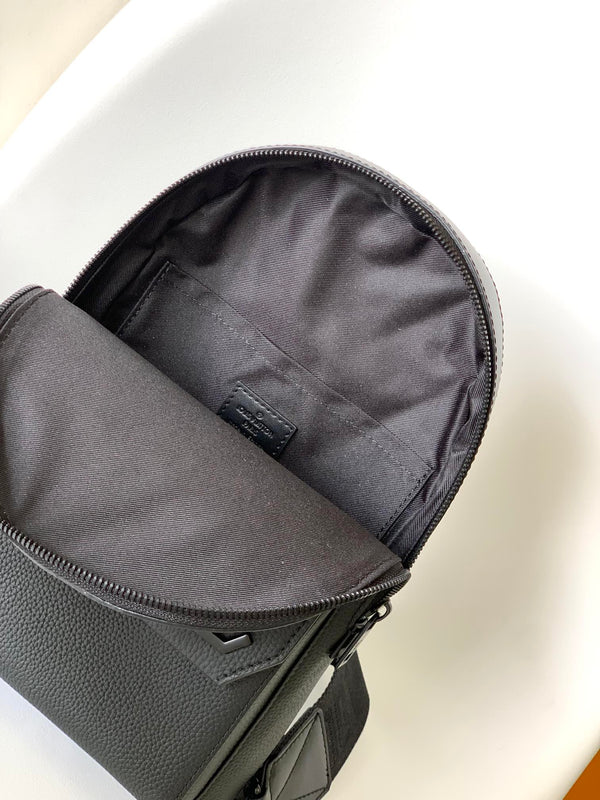 LV Pilot Crossbody Bag 30cm Black Cowhide 241193