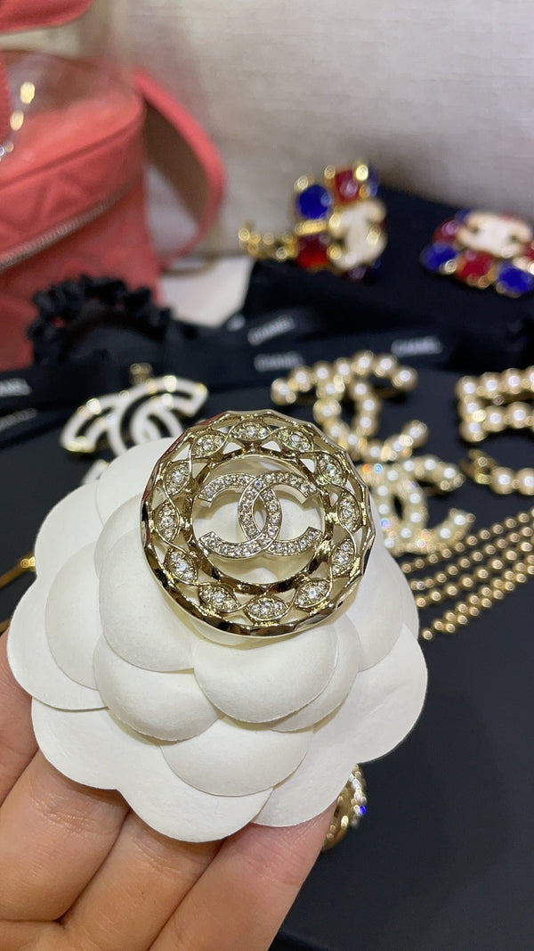 CC Brooch Gold 163243
