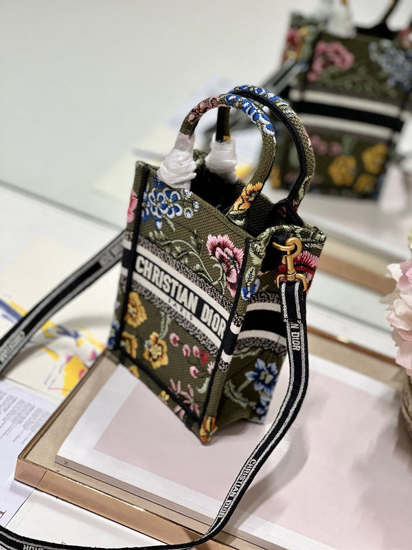 CD "Flower Green" Mini Book Tote 13.5 cm 336422