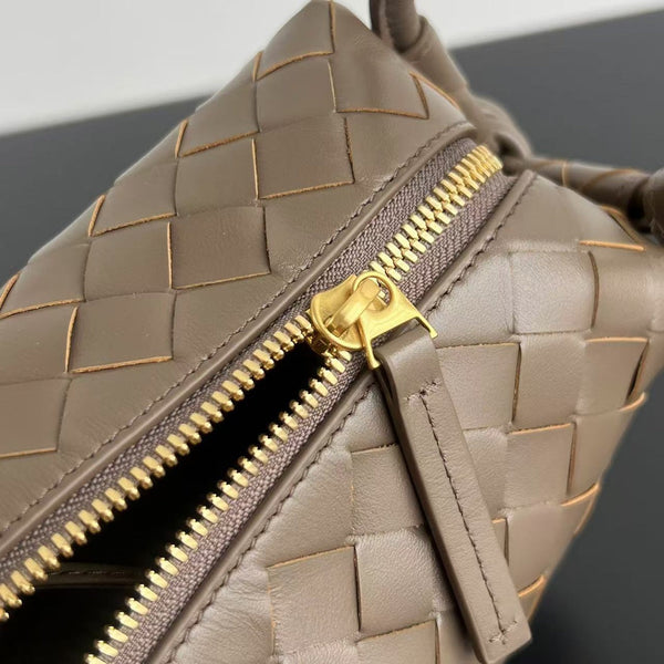 BV Loop Top Handle 19cm Brown Lambskin