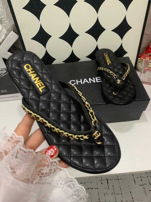 CC 26s Thong With Chain Black Sheepskin 684868