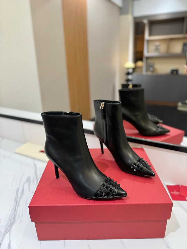 VLTN Garavani 26W Rockstud Ankle Boots 8cm Stiletto Leather 145163