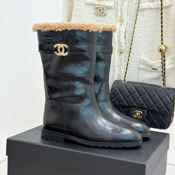 CC 26FW Riding Boots Gold-Tone Turn-Lock Strap Black Leather & Shearling 188565