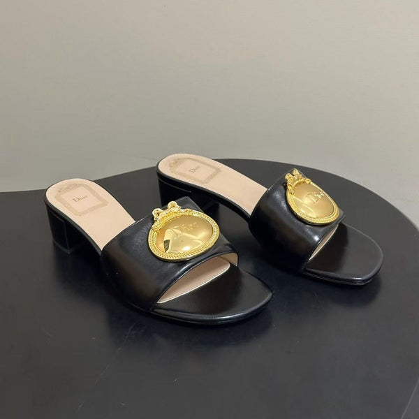 CD 26s Médaillon Buckle Slides Black Lambskin