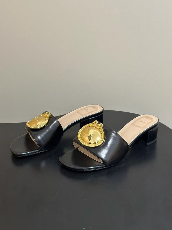CD 26s Médaillon Buckle Slides Black Lambskin