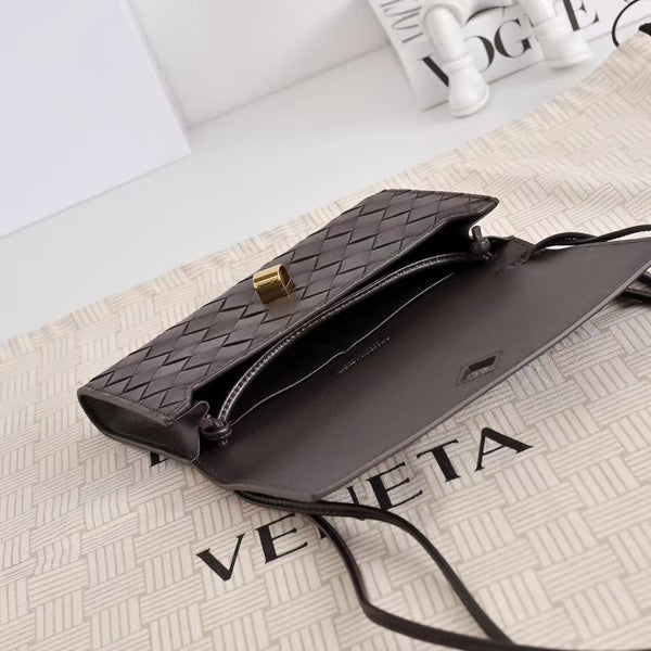 BV Andiamo Zipper Card Holder 19cm in Chocolate Leather