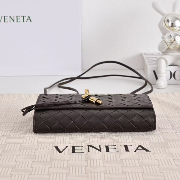 BV Andiamo Zipper Card Holder 19cm in Chocolate Leather