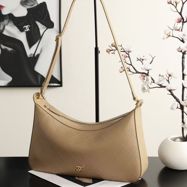 CC 26FW Large Hobo Bag 32.5 cm Grained Calfskin