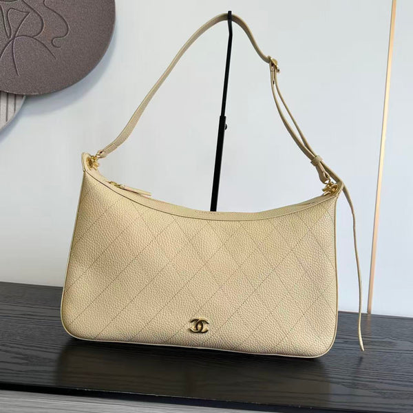 CC 26FW Large Hobo Bag 32.5 cm Grained Calfskin