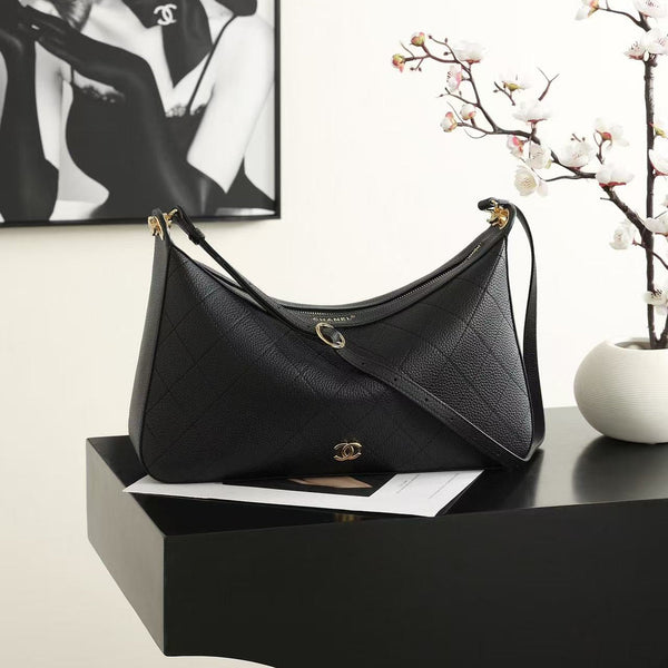 CC 26FW Large Hobo Bag 32.5 cm Grained Calfskin