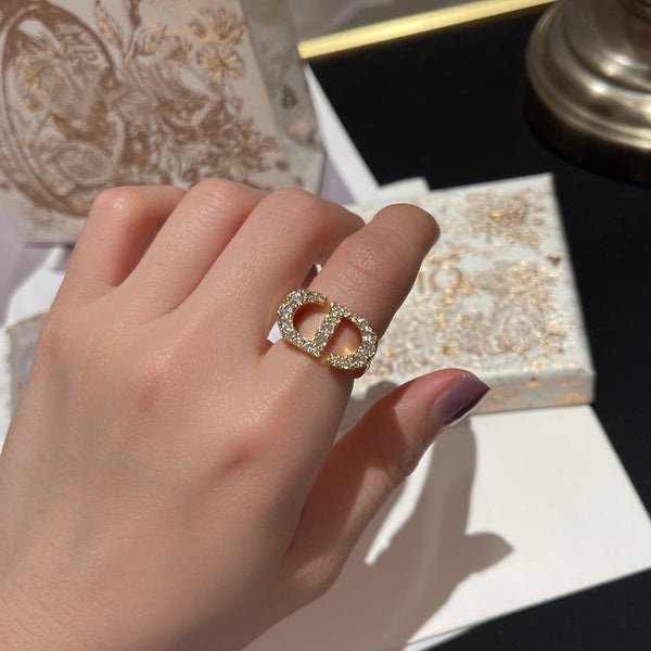 30 MONTAIGNE RING GOLD-FINISH METAL AND SILVER
