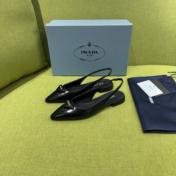 Prad 2026 Spazzolato Triangle Logo Flat Patent Leather 148638