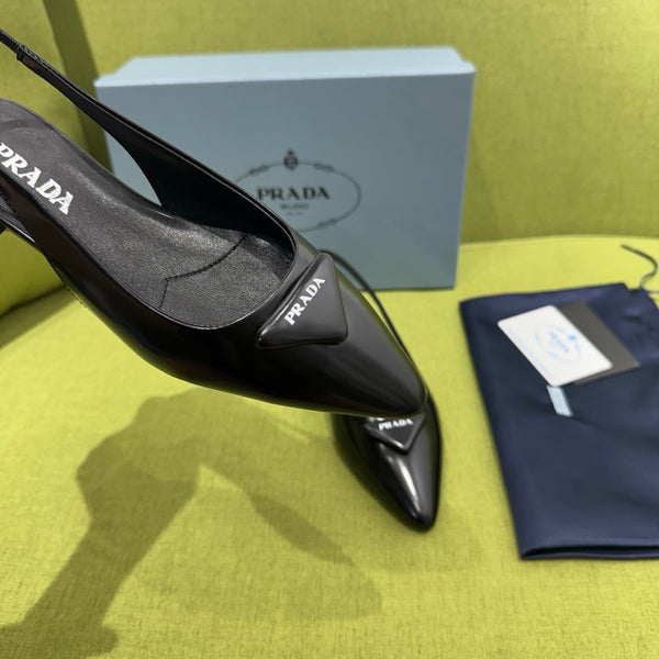 Prad 2026 Spazzolato Triangle Logo Flat Patent Leather 148638