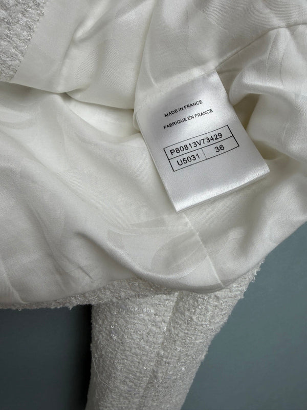 CC 2026 White Tweed Short Jacket with Pink Beads 425106