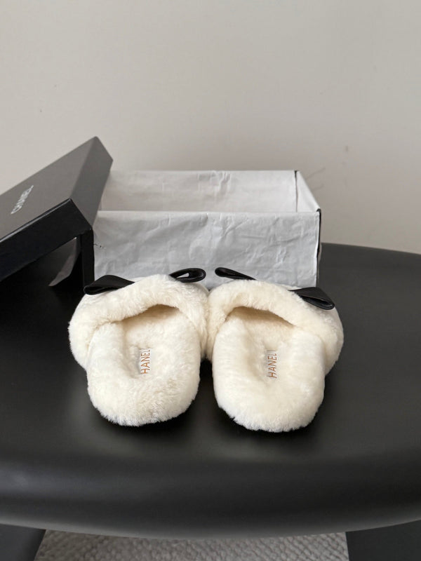 CC 2026 Bow Furry Slippers Wool 128278