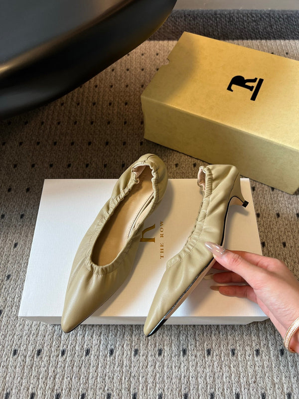 TR 26SS Ruched Pointed-Toe Kitten Heel Pumps