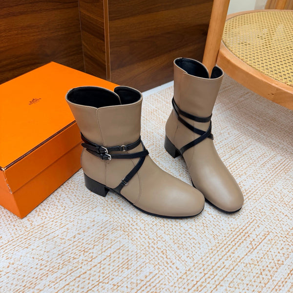 HM 26FW Nancy Ankle Boots Wraparound Strap Buckles Leather 186292