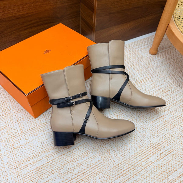 HM 26FW Nancy Ankle Boots Wraparound Strap Buckles Leather 186292