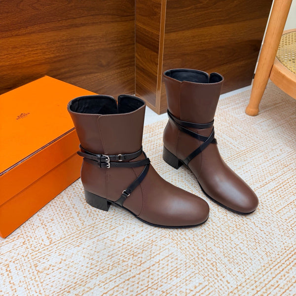 HM 26FW Nancy Ankle Boots Wraparound Strap Buckles Leather 186292