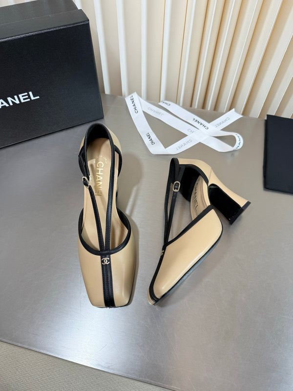 CC 26FW Pumps 8.5cm Square Toe Logo Two-Tone Leather 190612